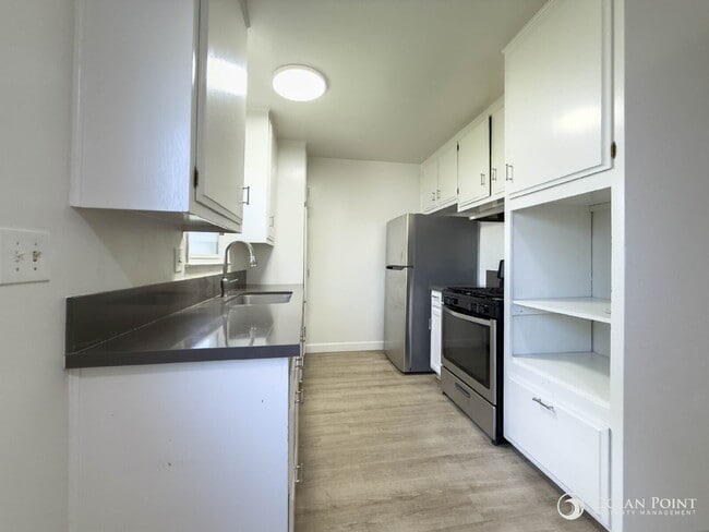 Building Photo - 1 Bedroom Apartment for Rent in Midtown Ve...