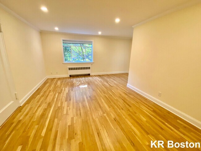 Spacious 1-Bedroom Apartment in Coolidge C... - Spacious 1-Bedroom Apartment in Coolidge C...