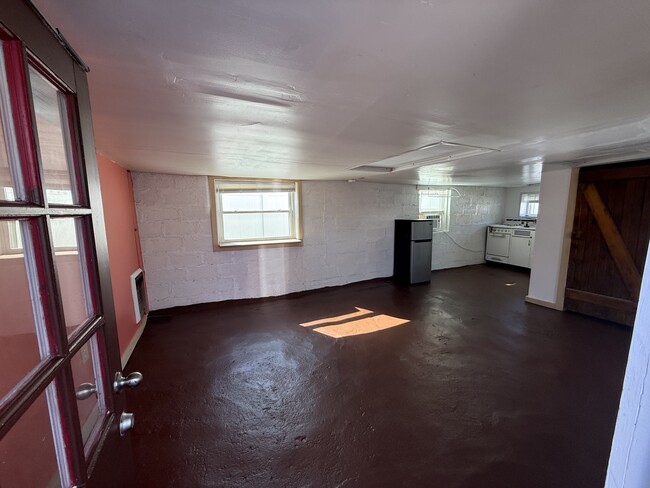 Building Photo - 403 Martin Ave
