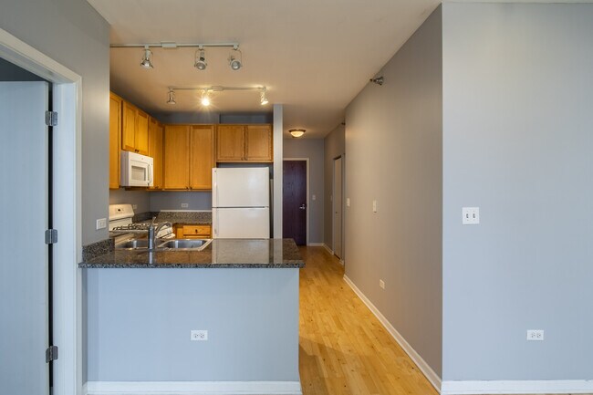 Foto del edificio - 1255 S State St