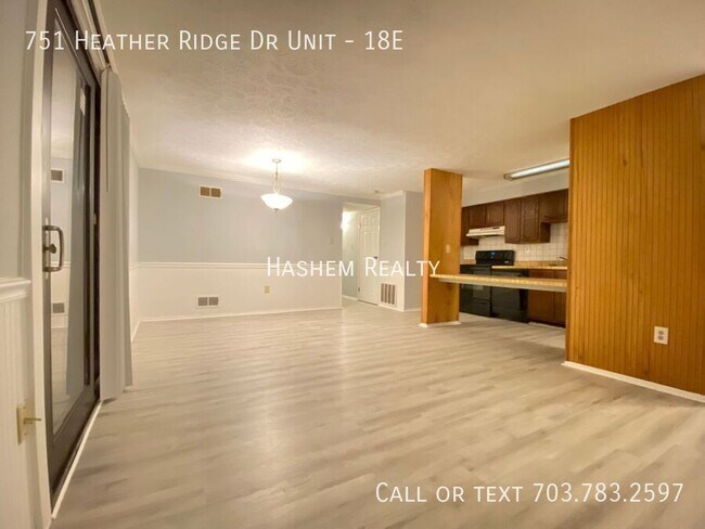 Building Photo - 751 Heather Ridge Dr