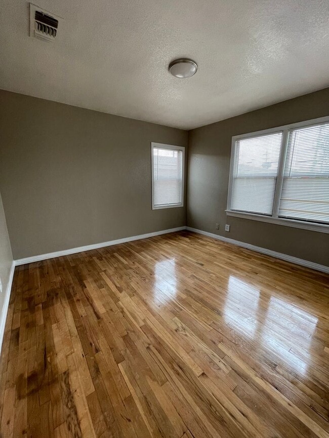 Foto del edificio - PRE-LEASE NOW! 2603 33RD STREET