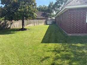 Building Photo - 11807 McKinney Falls Ct