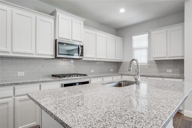 Building Photo - 5512 Crawford Dr