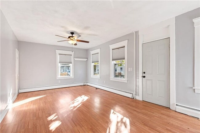 Foto del edificio - 43-43 Oak St