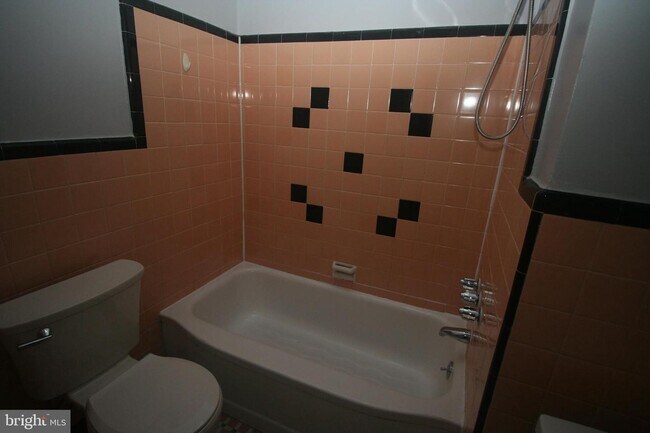 Foto del edificio - 5811 Bustleton Ave
