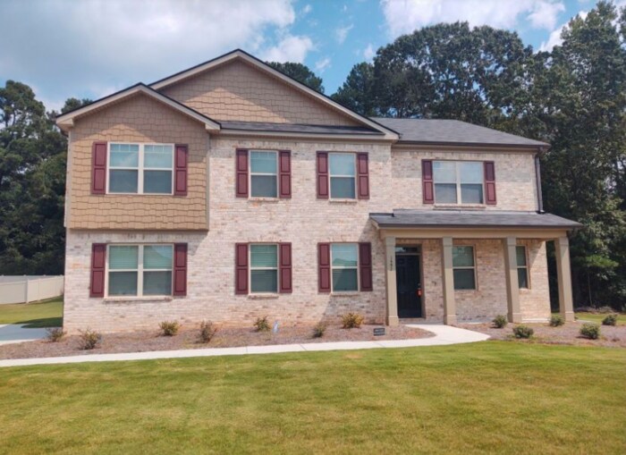 Do not miss out on this 4sided brick home House for Rent in