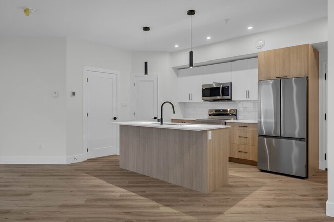 Building Photo - 1035 Melanson Rd