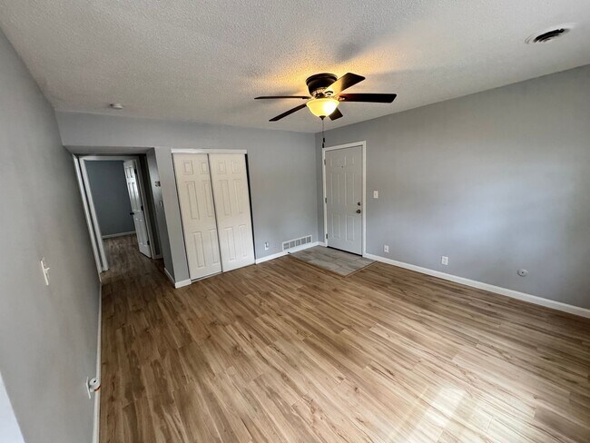 Building Photo - 3234 Heatherton Dr