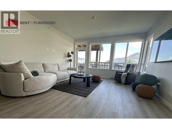 Building Photo - 41215 Highline Pl