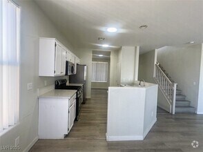 Building Photo - 2401 Living Rock Ave