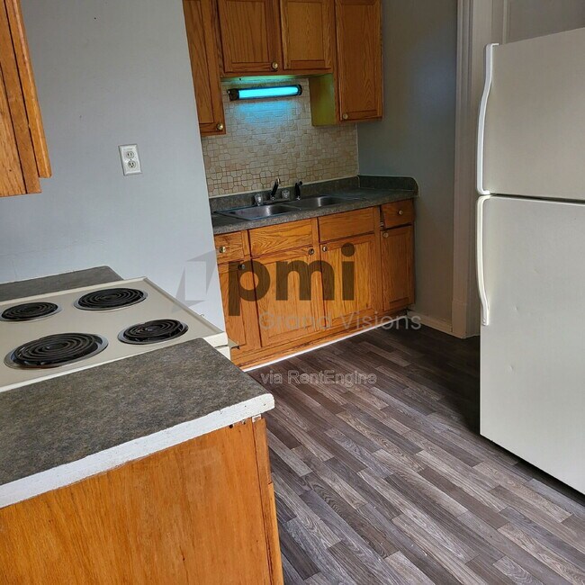 Foto del edificio - 852 W Waggoner St