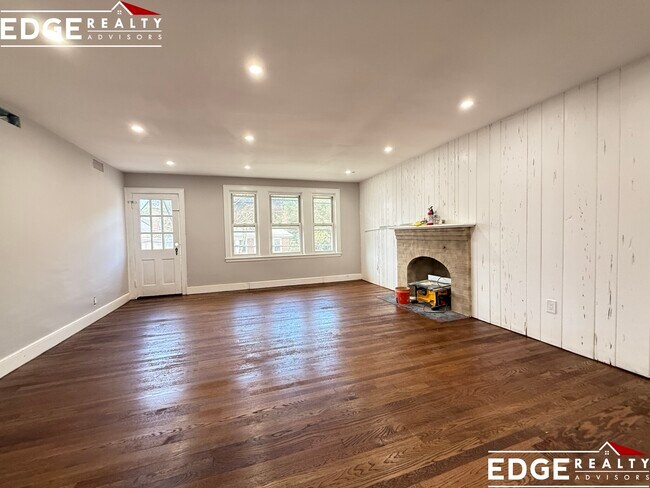 Building Photo - 2 Portina Rd