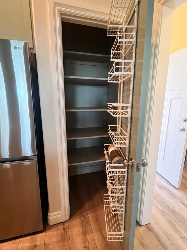 Despensa - 14516 Park Cir