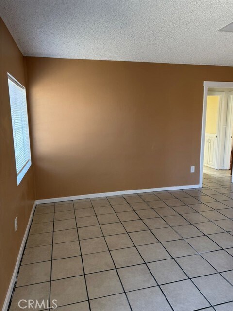 Foto del edificio - 44527 Date Ave