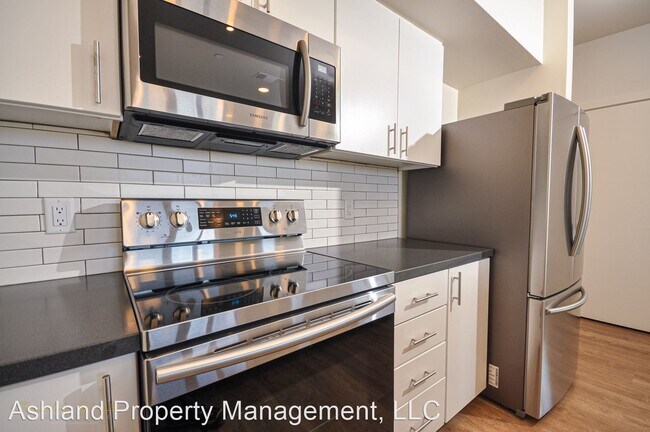 Building Photo - 1550 Myers Ln