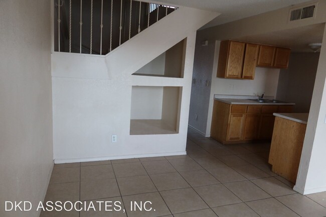 Building Photo - 4 br, 2.5 bath House - 10286 VALLE DEL SOL