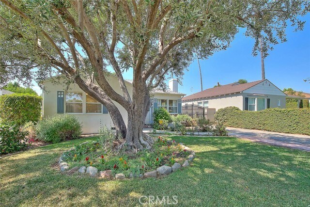 Primary Photo - 233 N Mission Dr