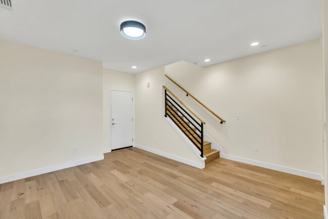 Building Photo - 2370 Filbert St