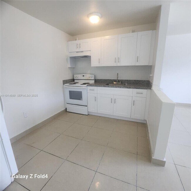 Foto del edificio - 2400 NW 10th Ave