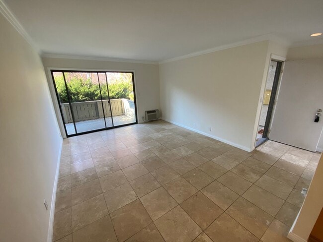 Building Photo - 1 Bed 1 Bath Condo In Walnut Creek *REMODE...