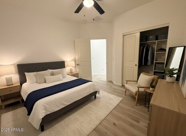 Foto del edificio - 784 S 201st Ln