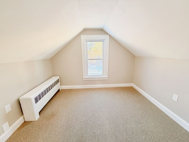 Building Photo - Modern Renovated 2-Bedroom Single-Family Home with Large Yard and Laundry Hook-Ups