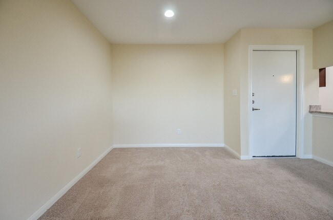 Foto del edificio - 8415 Hearth Dr