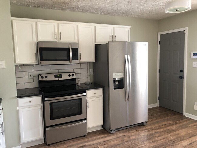 Building Photo - 1020 Gatesville Dr