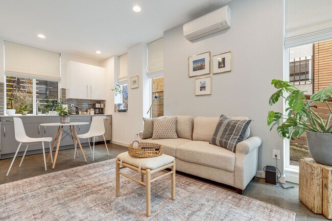 Foto del edificio - 762 Belmont Pl E