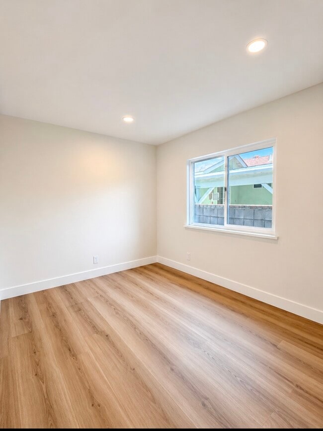Foto del edificio - 1124 Kewen St
