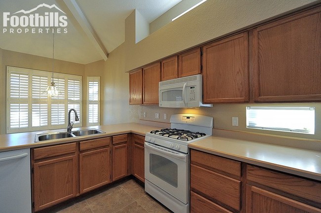 Building Photo - 3151 W Stoneybrook Trl