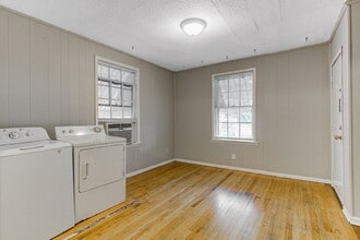 Building Photo - 2567 Madison Ave