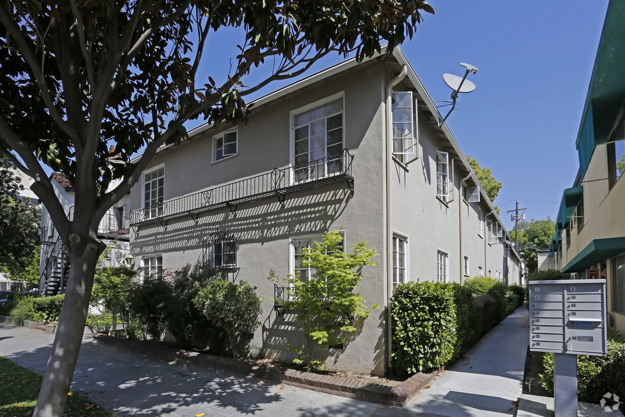 Building Photo - 1325 O St