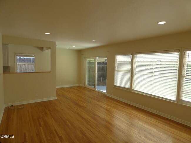 Building Photo - 6038 Shadyglade Ave