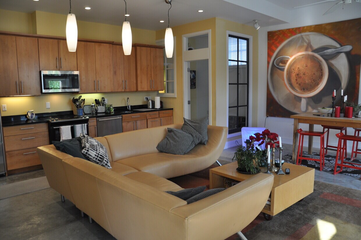 Large open floorplan - 1833 5th St NW