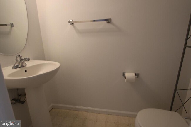 Building Photo - 1051 Balley Dr