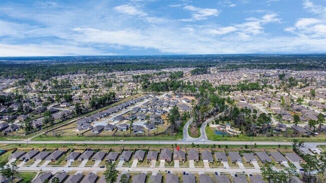 Building Photo - 9834 Laurel Lake Dr