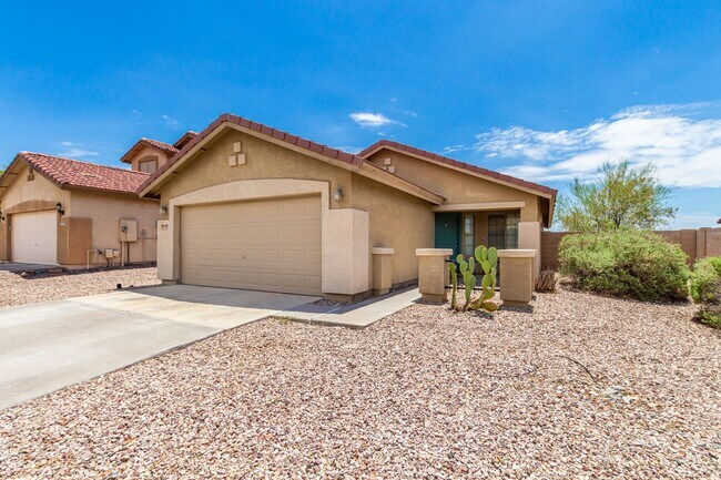 Foto del edificio - Priced righ and has Solar!