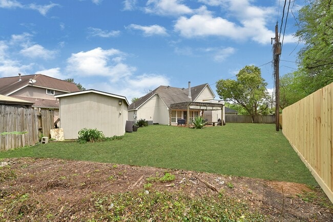 Building Photo - 4510 Beechcraft St