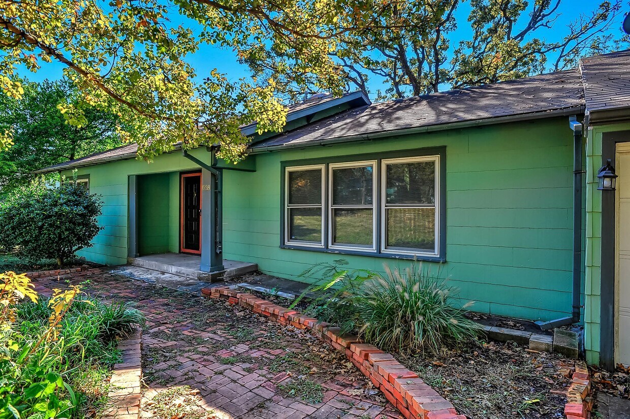 1528 W Day St, Denison, TX 75020 House Rental in Denison, TX