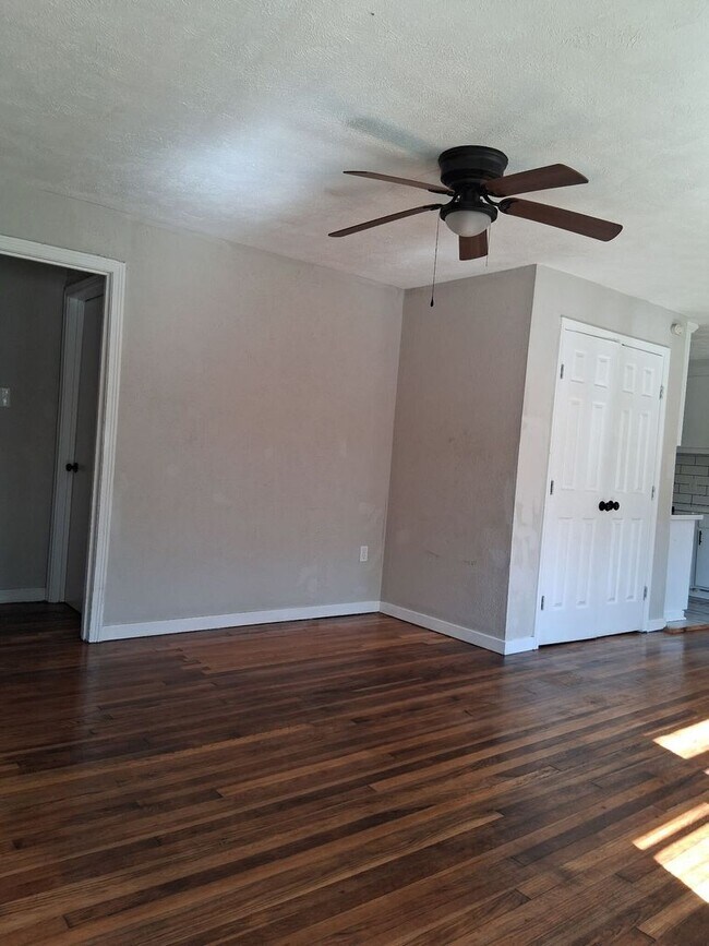 Photo - Nice 3 Bed 2 Bath North Jackson Rental on State St House