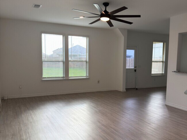 Foto del edificio - 15138 Canyon Rapids Rd