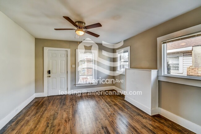 Building Photo - 1615 1st St S