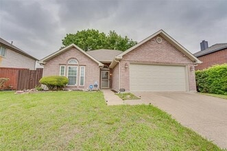 Building Photo - 7701 Gillon Dr