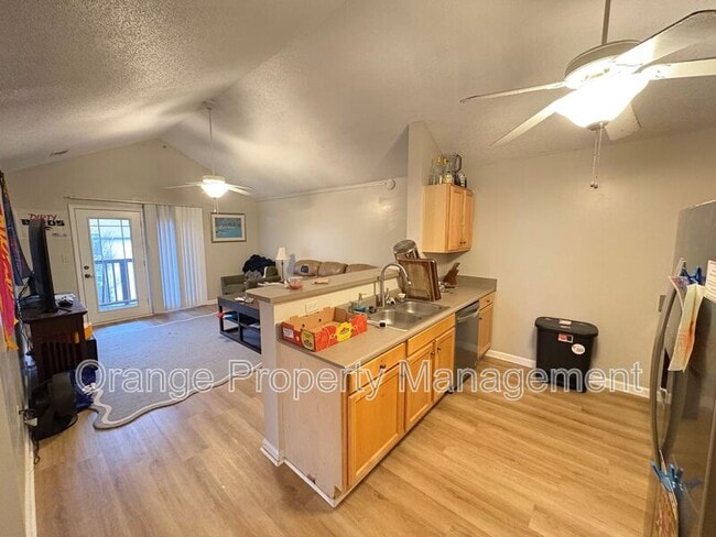 Foto del edificio - 1331 Harts Ridge Dr