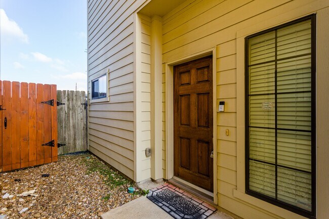 Foto del edificio - 10658 Clearview Villa Pl