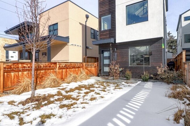 Building Photo - 1386 Zenobia St