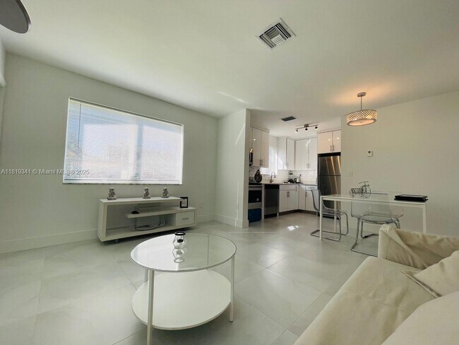 Foto del edificio - 1515 NE 110th St