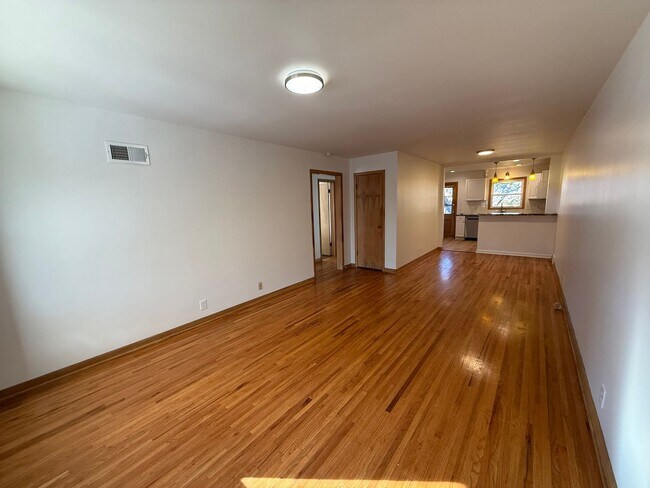 Foto del edificio - 3BR off 50th and Center